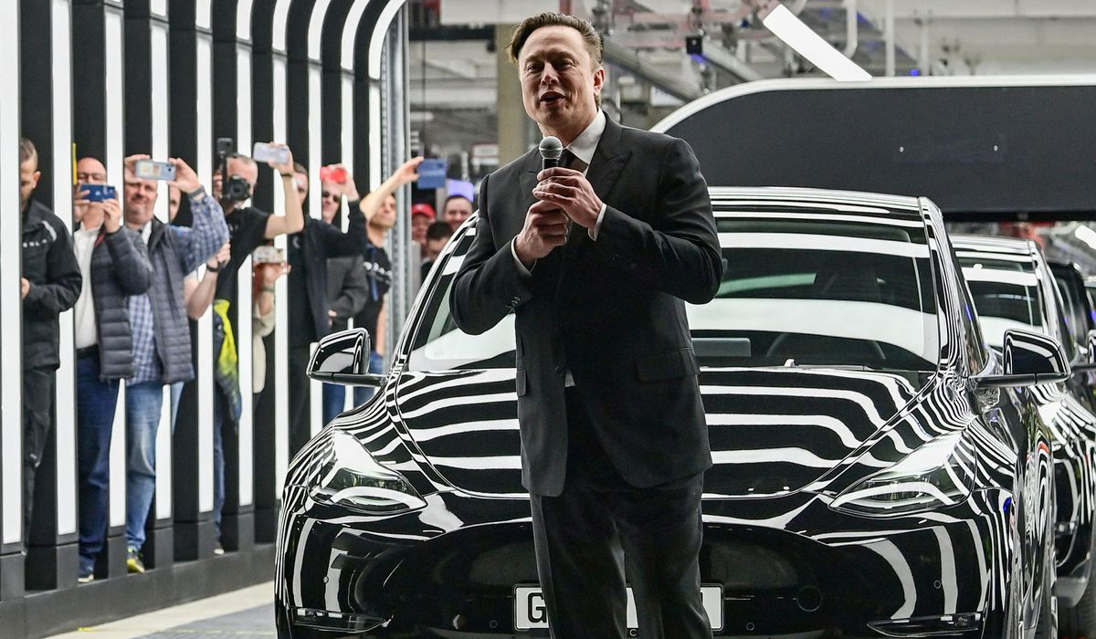 Judge rules Musk's tweets over taking Tesla private were false, investors say